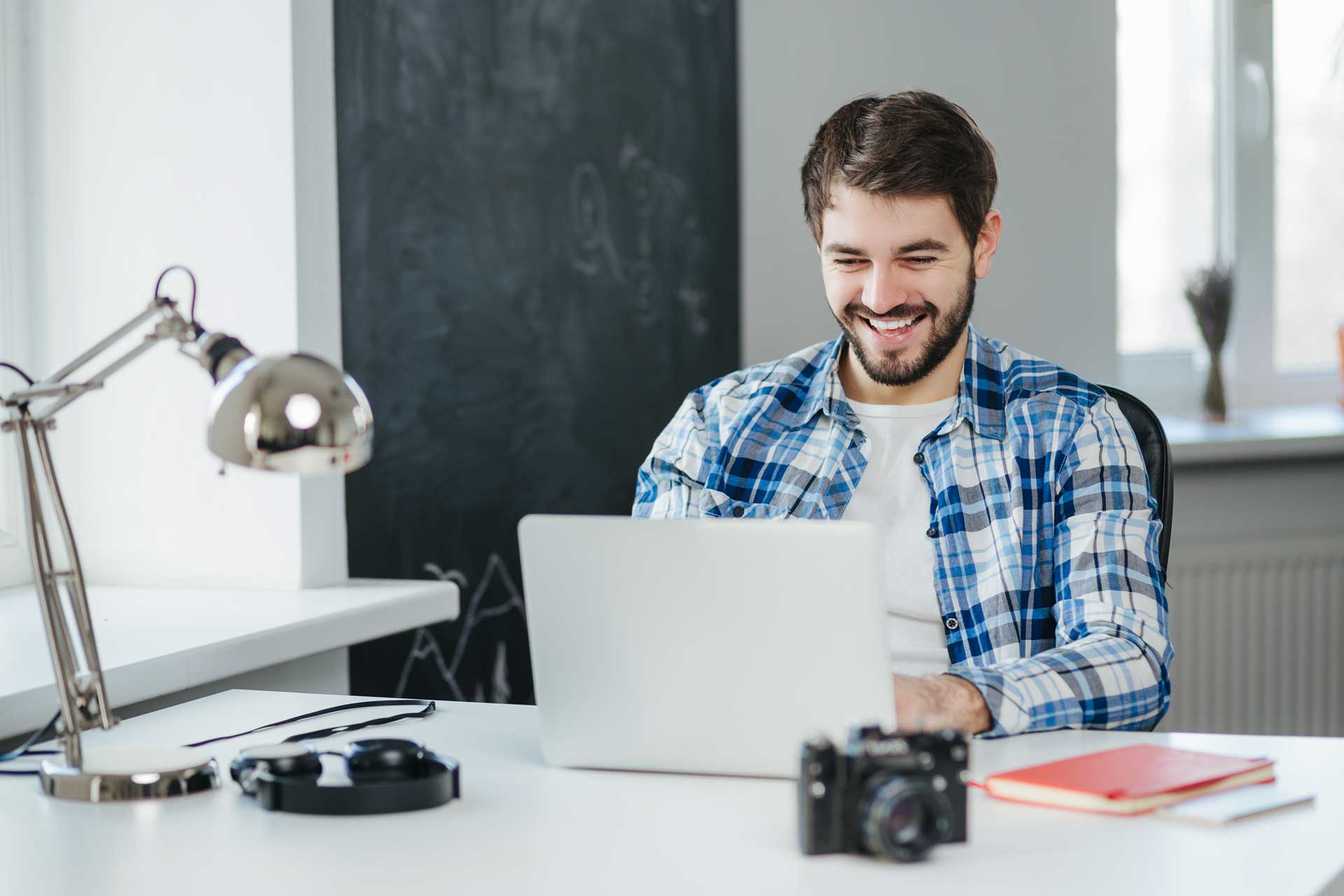 dummyslide-home-1920px-1